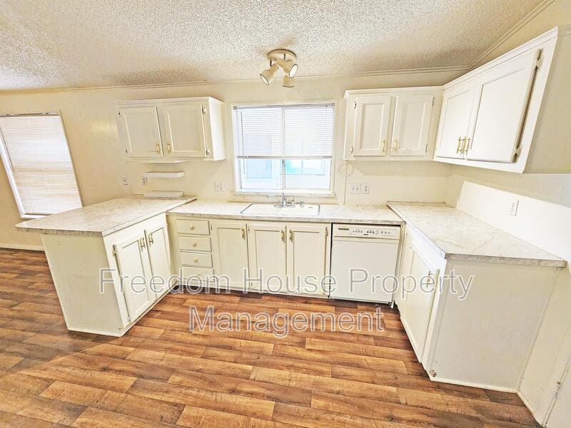 Pahrump House: 1441 West Betty Avenue