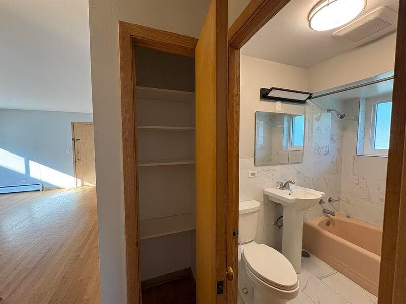 Chicago Condo: 6788 N Sauganash Ave