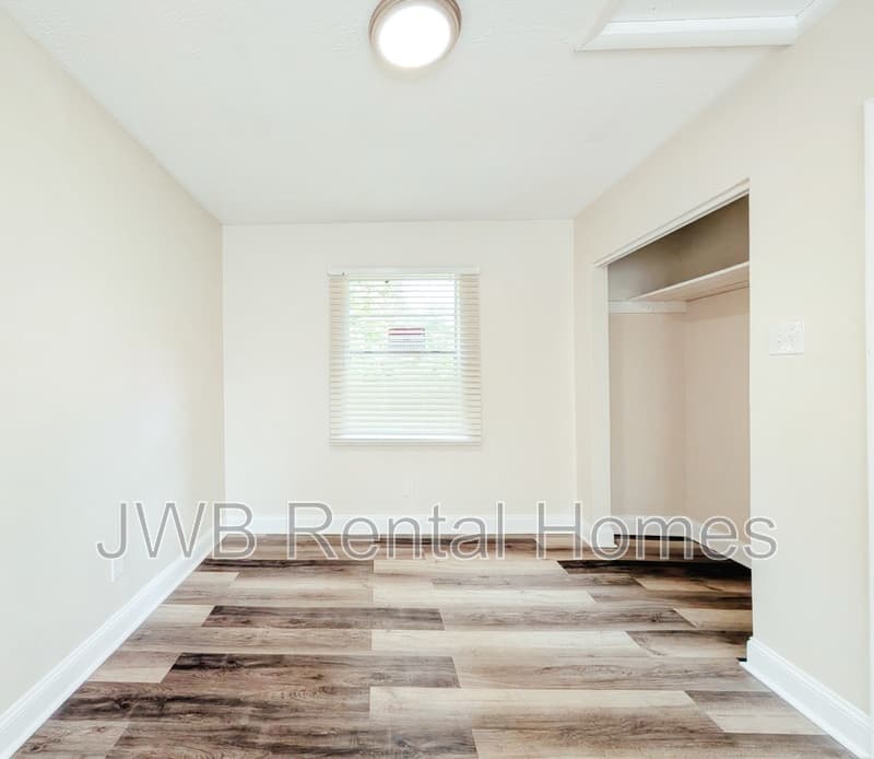 Jacksonville House: 6135 Lynnwood Ave Unit B