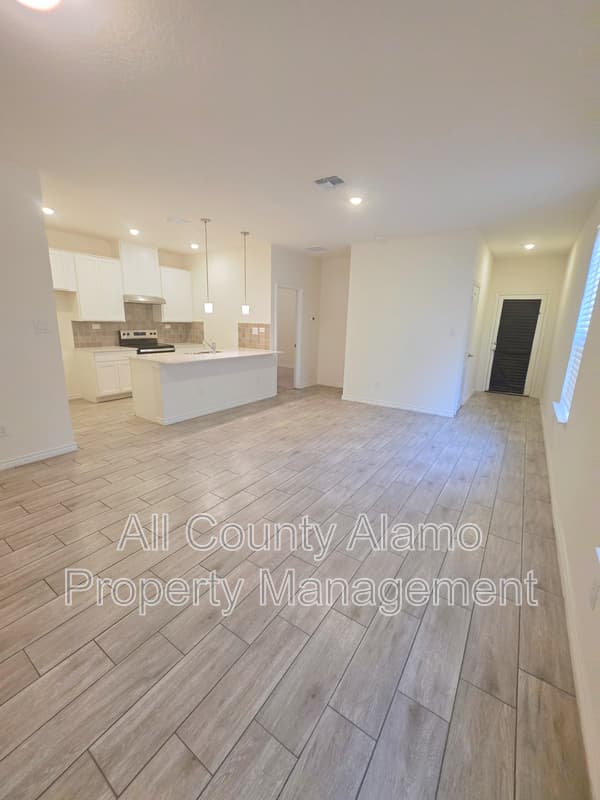 San Antonio House: 4823 Pico Pico St.
