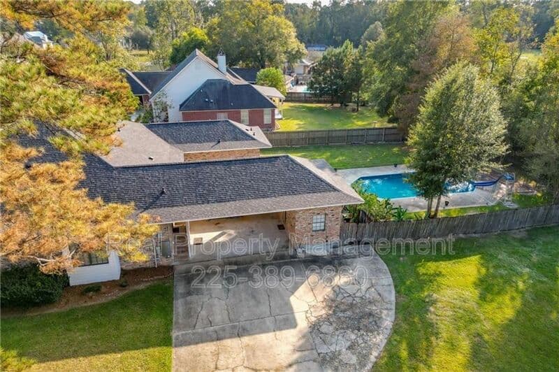 Denham Springs House: 25491 Plantation Ave.
