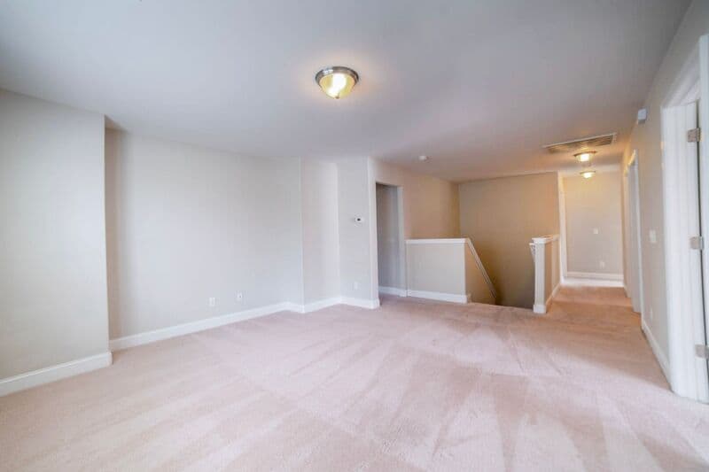 Savannah House: 126 Endicott Dr