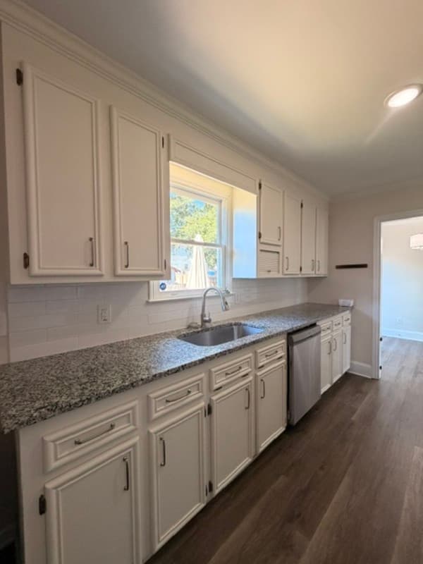 Columbia House: 224 Cambridge Lane Road