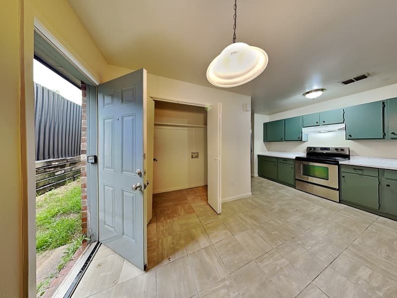 Fort Worth Condo: 2955 Loving Ave