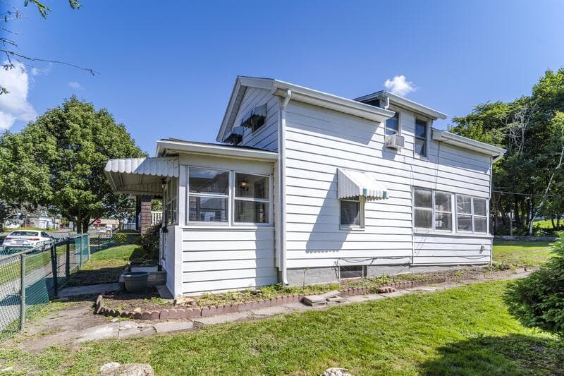 Troy House: 874 6th Avenue