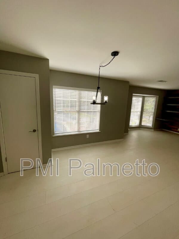Columbia Condo: 2A Cutlers Court