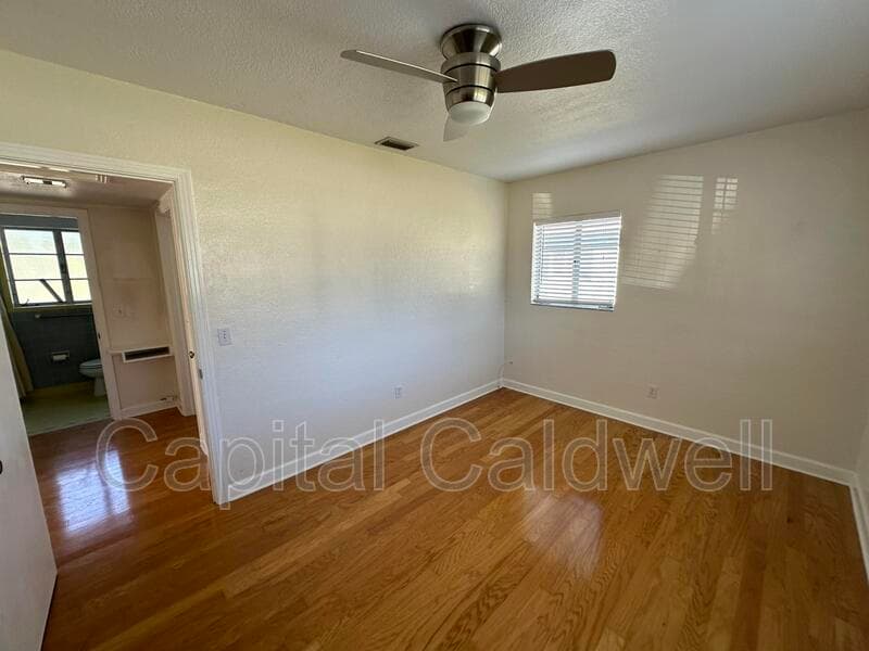 Clearwater House: 18 N Meteor Ave