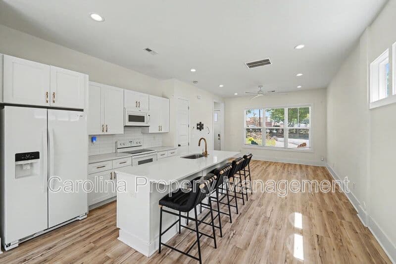Charlotte House: 1521 Walton Rd