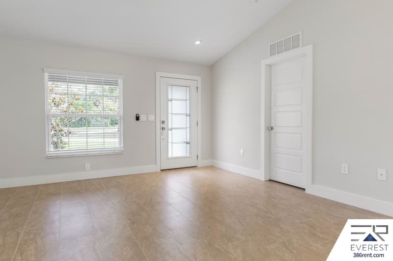 Palm Coast House: 12 Walt Place