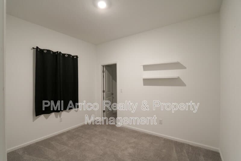 Zephyrhills House: 35552 Shade Fern La
