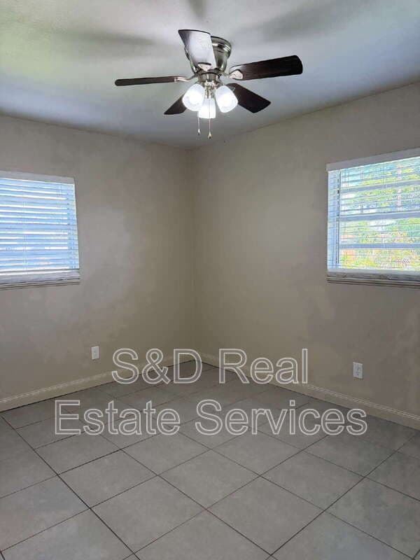 Lakeland House: 3003 Venice Way