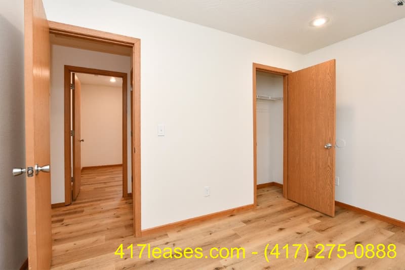Springfield House: 2618 N Pierce Ave