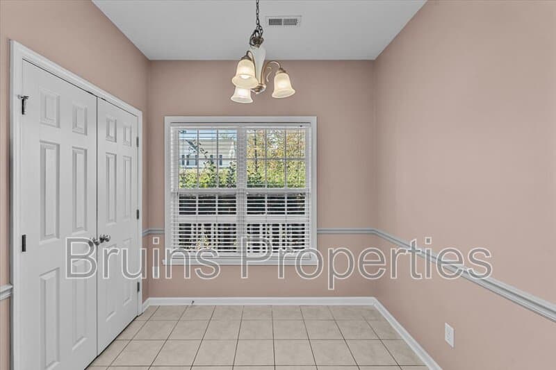 High Point House: 3522 Park Hill Crossing Drive