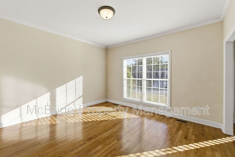 Evans House: 330 Gardenia Drive