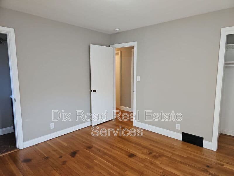 Fairfield House: 1750 North Staunton Drive