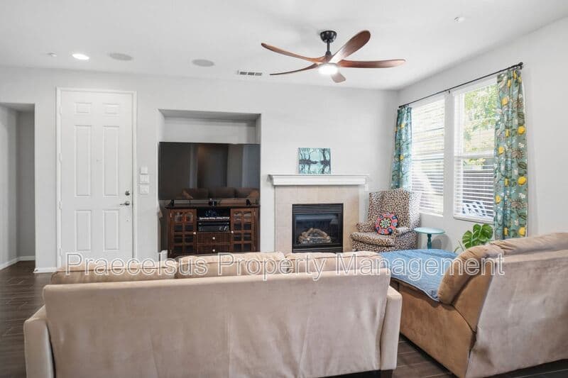 Chula Vista Townhome: 1724 Rolling Water