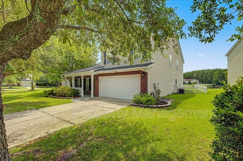 Pooler House: 4 Bainbridge Way