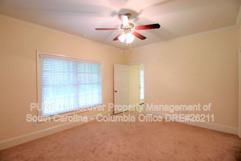 Columbia House: 395 Highland Point Drive