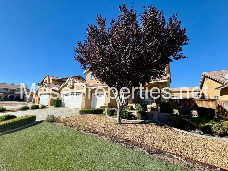 Victorville House: 12604 Sunglow Lane