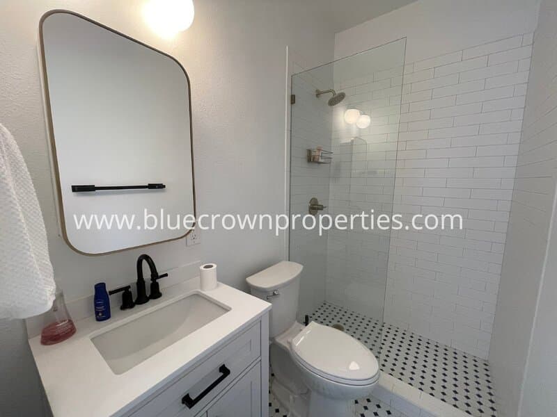 Dallas House: 5521 Richmond Ave