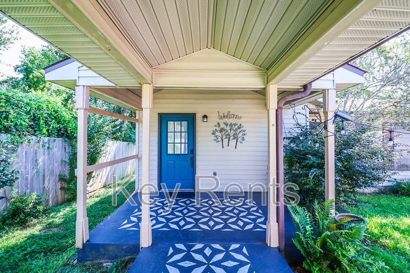 Pensacola House: 7018 Forshalee St