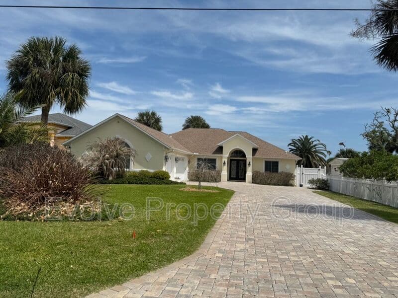 Flagler Beach House: 470 Lambert Ave.