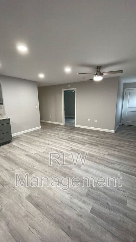 Tavares House: 216 E Alfred St