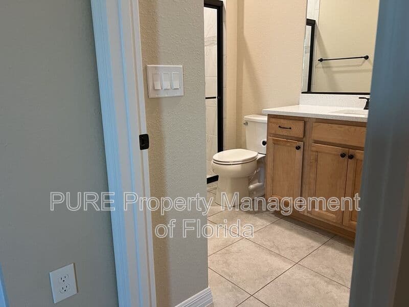 Ocala House: 10376 SW 99th Street