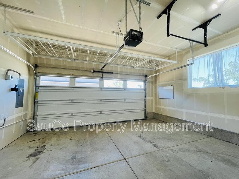 Portland Townhome: 16189 Northwest Pristine Lane