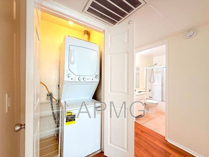 Studio City House: 4202 Tujunga Ave