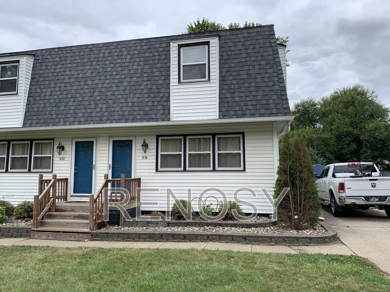 Des Moines House: 5174 NE 6th Ct