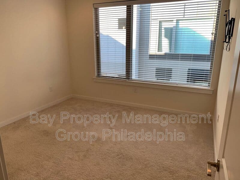 Philadelphia House: 2108 Kensington Walk