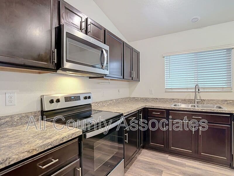 Hudson House: 12542 Achasta Blvd