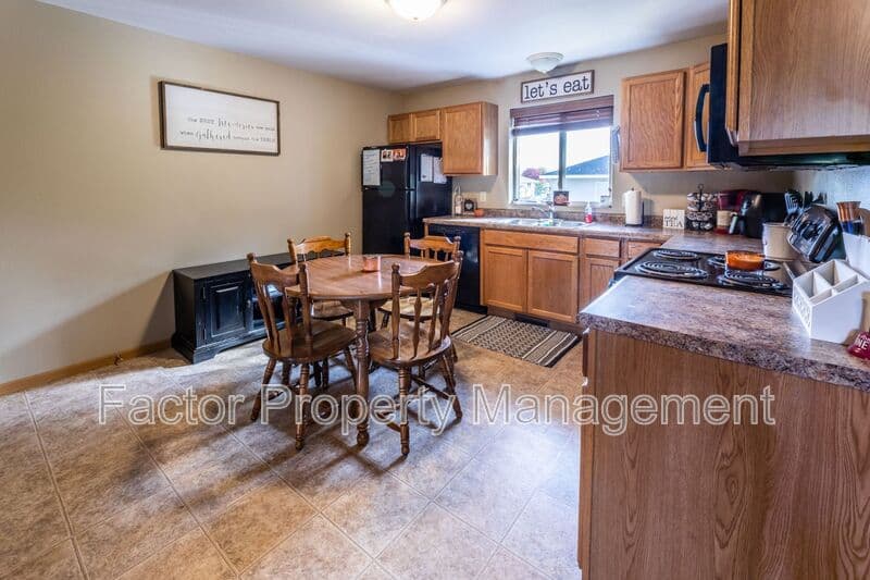Mankato Condo: 1328 Warren St.