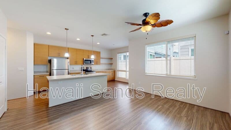 Ewa Beach House: 91-1841 Keaunui Dr.