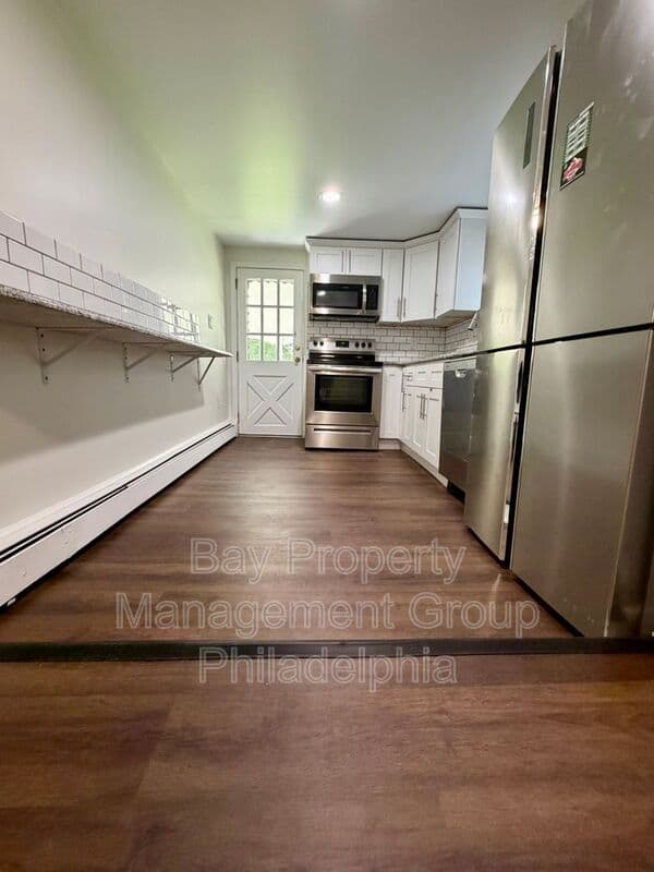 Blue Bell House: 1014 Trewellyn Ave