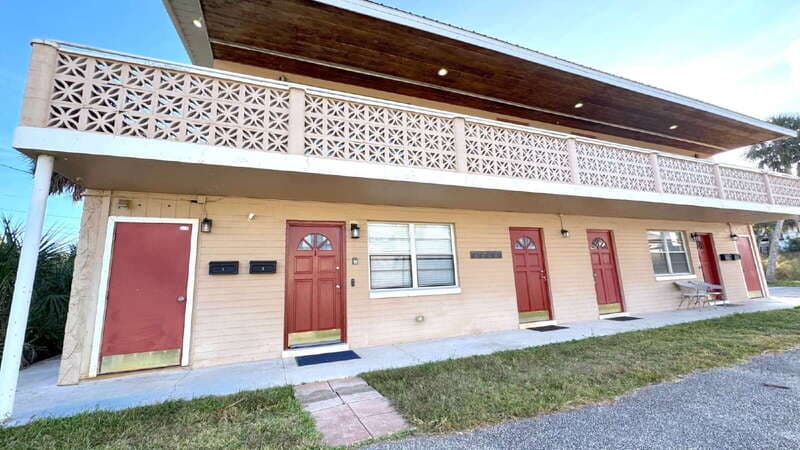 Daytona Beach Condo: 506 University Boulevard