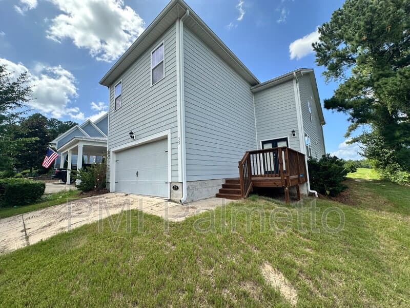 Blythewood House: 35 Golden Spur Ln
