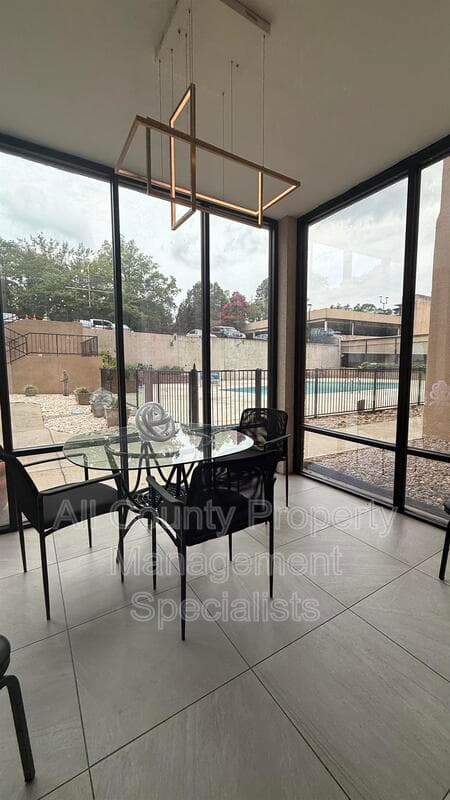 Columbia Condo: 1825 Saint Julian Pl