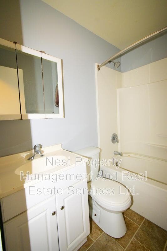 Quesnel House: 626 Kinchant Street