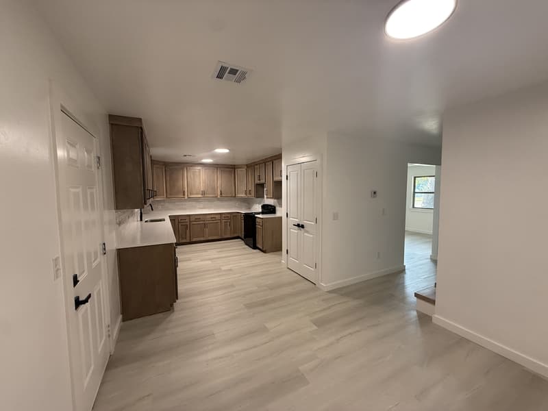 Ada House: 800 West 6th