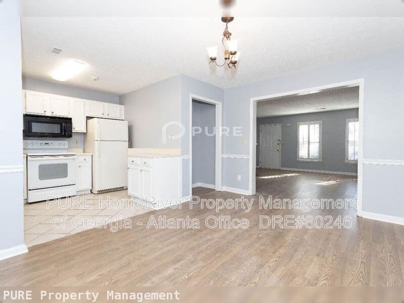 Duluth Townhome: 3554 Knotsberry Ln