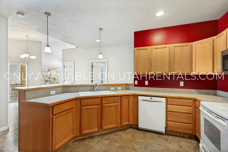 Provo Condo: 1043 Canyon Meadow Dr