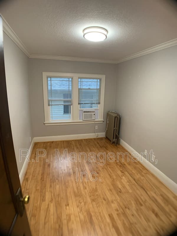 Saint Paul Condo: 1150 Central Ave W