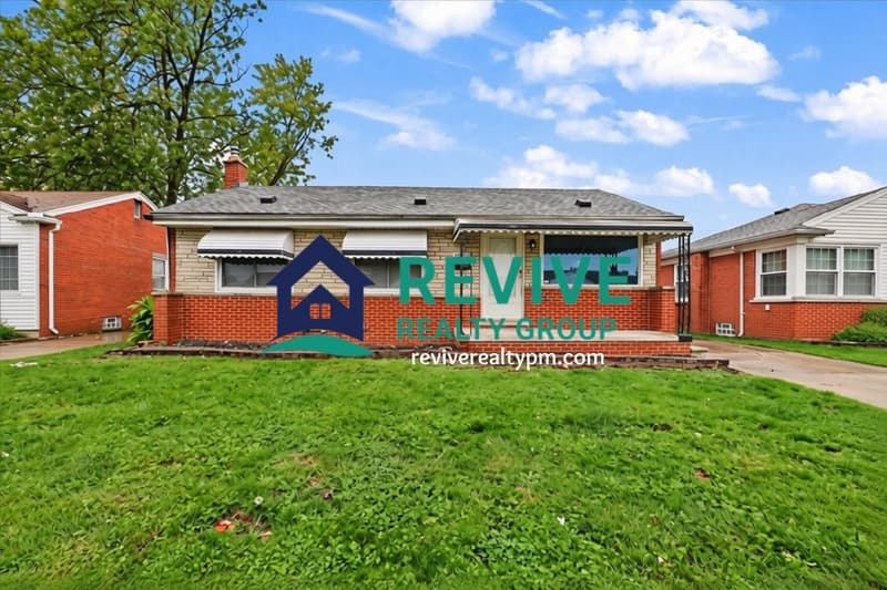 Roseville House: 28059 Floral Street