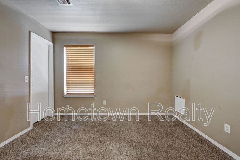 Edmond House: 1617 NW 148th Street