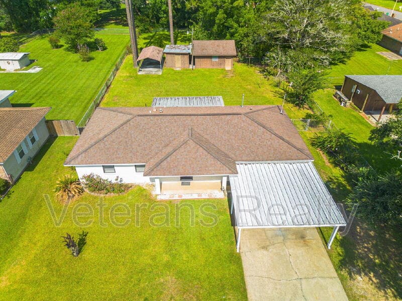 Long Beach House: 129 Quarles Street