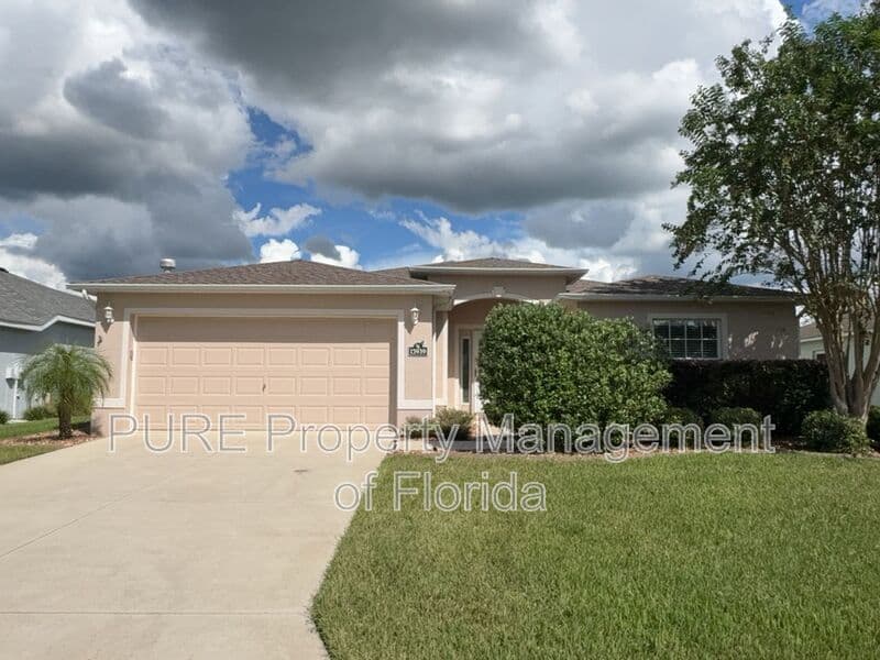 Ocala House: 15939 SW 14th Avenue Rd