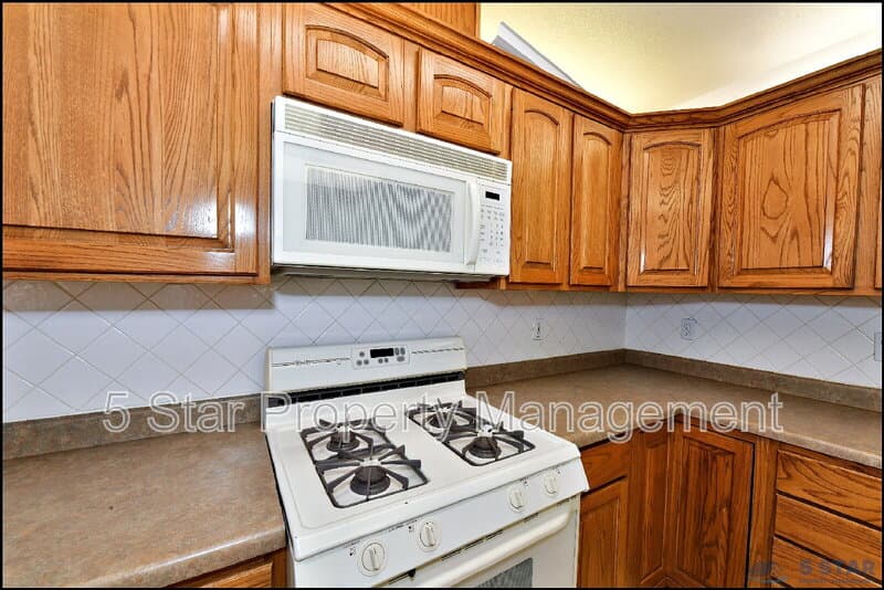 El Paso House: 14101 Koshare Ct