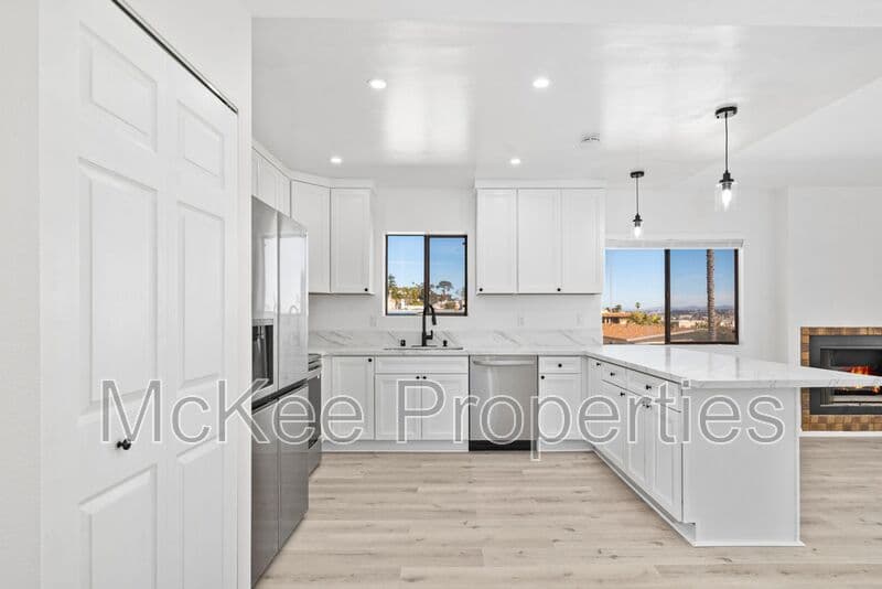 San Diego House: 307 San Elijo Street